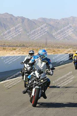 media/Apr-10-2022-SoCal Trackdays (Sun) [[f104b12566]]/Around the Pits/